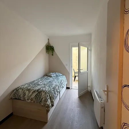 Apartamento Le Matelot 3 Bedrooms 5 People Beachfront *