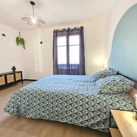 Le Matelot 3 Bedrooms 5 People Beachfront Lägenhet